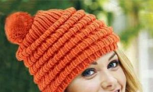 Pălărie volumetrică pentru toamnă cu ace de tricotat