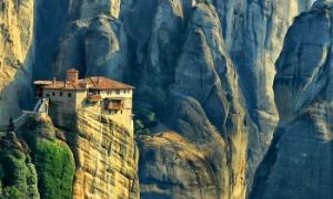 صومعه های Meteora ، زمان بازدید آنها کجاست