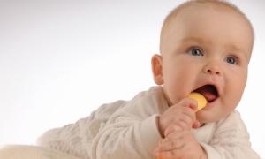 رژیم کودک 5 ماهه با شیردهی ، تغذیه مصنوعی یا مختلط چگونه است؟