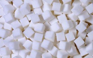 О чем предупреждает примета, когда рассыпается сахар