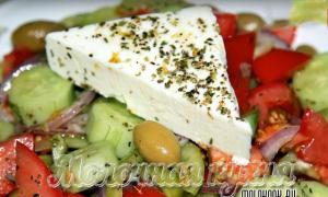 Salată grecească, rețetă clasică (5 rețete neobișnuite de salate grecești pas cu pas)